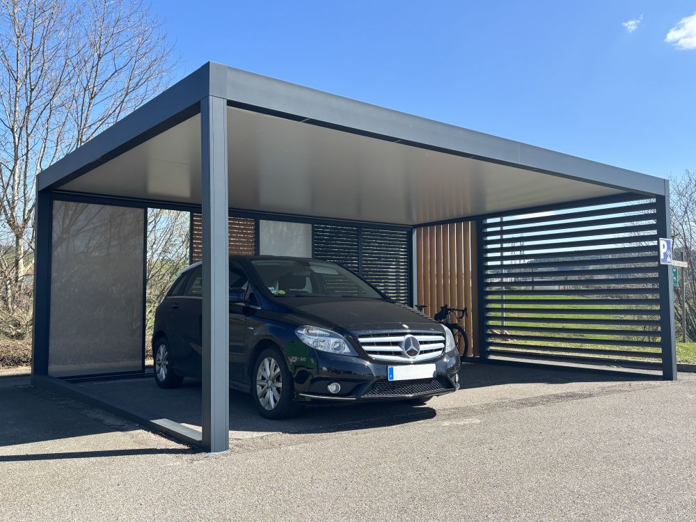 Carport double toit fixe avec claustra moderne
