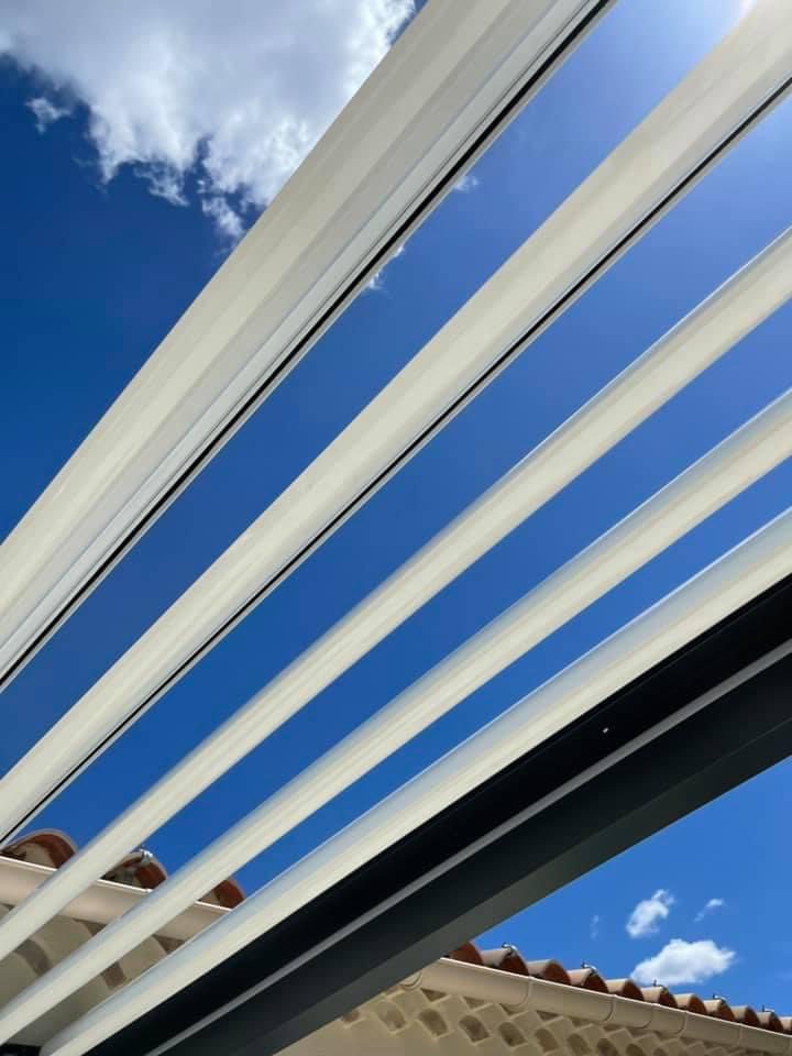 Lames en aluminium orientables pour pergola
