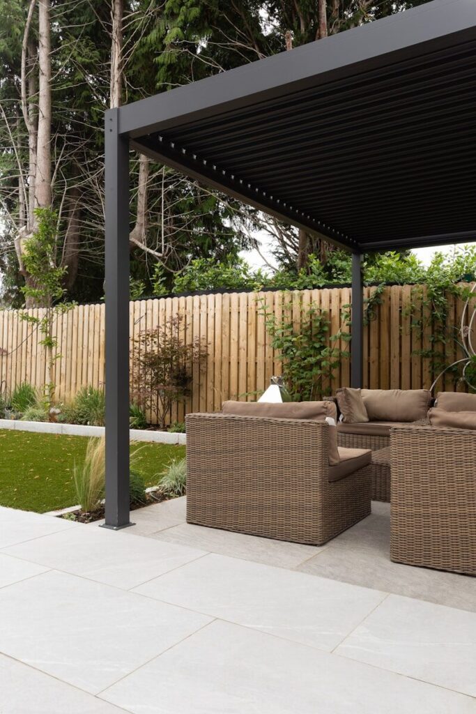 Pergola design pour créer un espace ombragé
